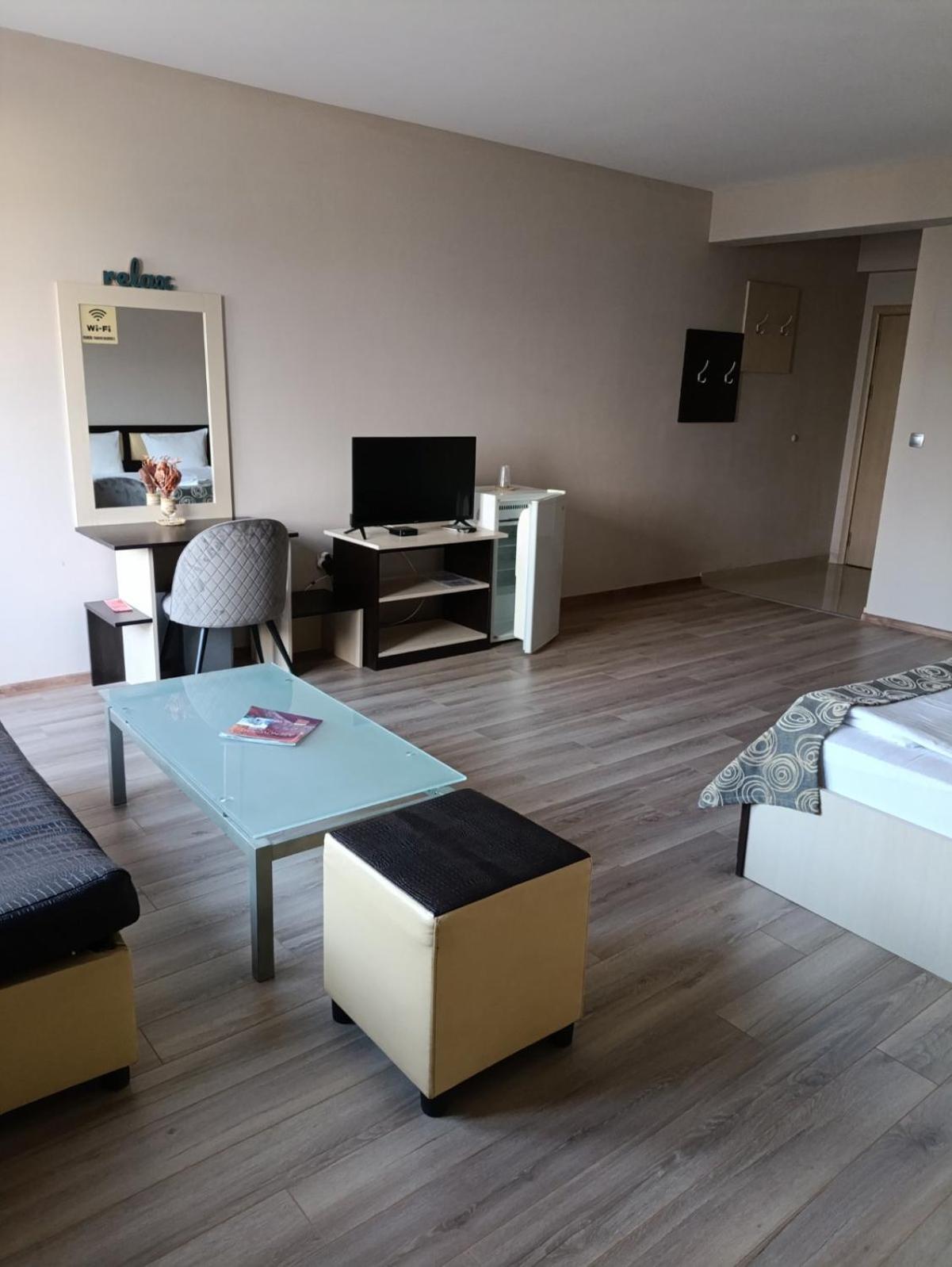 Alexander Hotel 2*